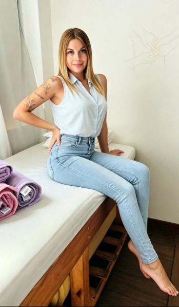 Hola amor soy tu masajista profesional estoy para relajarte a full, solita en mi lugar discreto y cómodo.
Cuento con tatami y camilla profesional, ambiente climatizado y baño con ducha.
Efectivo transferencia y mp.
Consultar opción 4 manos con compañera 😏