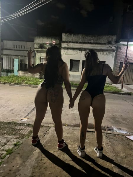 Para saber mas sobre mi servicio amor hablame
Y veni a pasarla muy rico  somos dos pasamos fotos por un mismo número y elegís con quién también hacemos tríos y brindamos un servicio excelente y rico 😋 vas a querer volver por mas te esperamos tus putitas😋🤑💋💋💋💋
SOLO TRIOS ! 24.7
TAMBIÉN HACEMOS VIDEO LLAMADA Y VENDEMOS CONTENIDO 