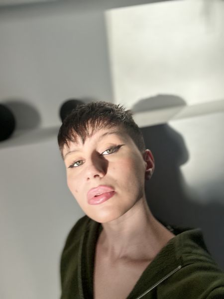 Hola! Bienvenido a mi perfil 💘
Soy una persona respetuosa, genuina y mente abierta, versátil, disfruto mucho el sexo y conocer personas. 

✨Pido reserva y foto selfie✨ 

Encuentros únicamente NO HAGO SERVICIOS VIRTUALES Y NO ATIENDO LLAMADOS.
Escribir al wpp, gracias por leerme. 
