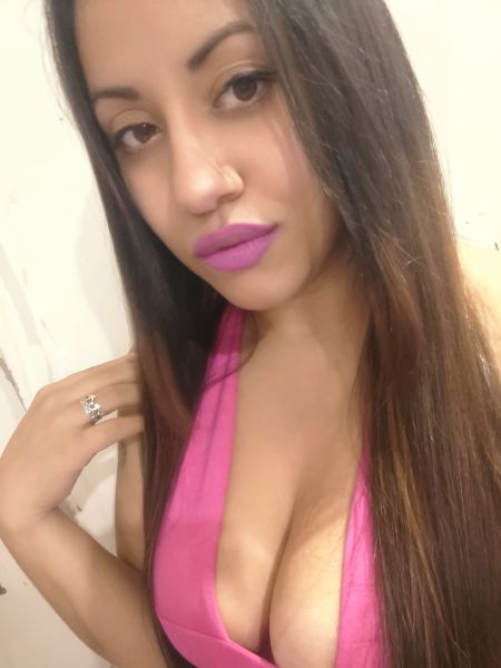 Soy lo mejor que te puede pasar cuando te hago un masaje, en lo otro.. también, pero vení y averígualo. Te espero 💋

De lunes a domingos 🥰