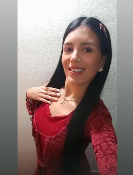 ✨Tu momento es ahora✨ correntina 😀masajista profesional hace 4 años reflexóloga podal 3 años , podologa 👣 realizo masajes: relajantes,descontracturantes, sensitivos,deportivos, masaje facial,masaje craneal, reflexología , masaje tailandés, fisioterapia, drenaje linfático,realizo podología, depilación con cera y máquina, cualquier información extra que quieras saber te comentó por WhatsApp,  si sentís que vibramos y soy lo que estás buscando anímate y contáctate conmigo te espero✨☮️💆🏽‍♀️turnos con una señita mínima gracias 
