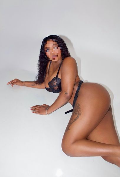 Morena nueva en la ciudad 🥵 sofisticada de mente abierta envíame un mensaje para que la pasemos rico tengo servicio extras bbj anal 69 y cumplo fetiches te va encantar la experiencia tengo un culo grande y me encanta experimentar 💕🌹🌹🌹🥰