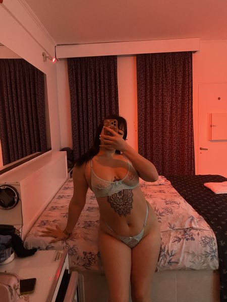 Hola amor,soy nuevita vení a probarme 🫦
La mejor Cola
No te vas arrepentir
Las poses que vos quieras 😍
Vení a pasarle rico conmigo ❤️‍🔥 💋🫰🏼