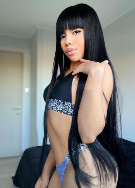 MIS BEBE Y SOY UNA Hermosa Jovencita deliciosa recién lVengo a satisfacer todos tus deseos con mi vaginita estrechita rica, soy joven y creativa a la hora de cumplir tus fantasías. Te trataré como mi novio muy sensual . 