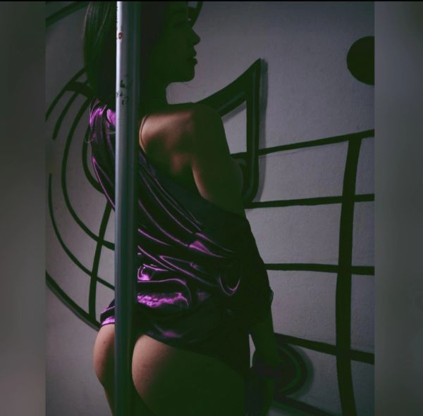 Hola amor soy Cristal  .Te espero en mi dpto para disfrutar de un rico momento juntos!🥵
Mi atención es unicamente para hombres higienicos y respetuosos🫶🏻 No hago anal 🚫 
Espero tu mensaje, besitos 💋 