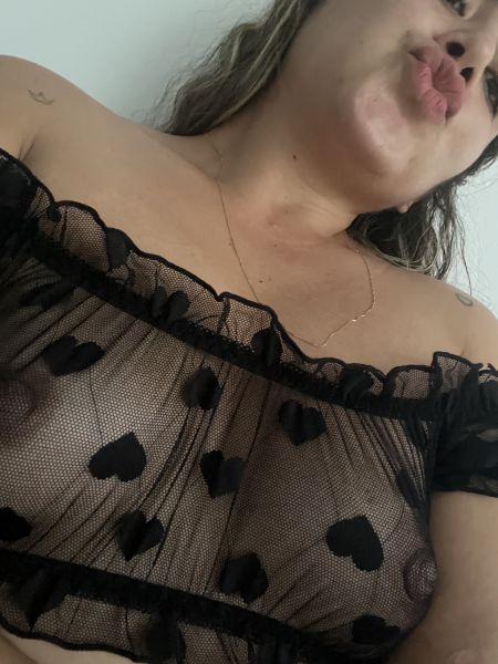 Juguetona 
Sexy 
Puedo cumplir tus fantasías 
