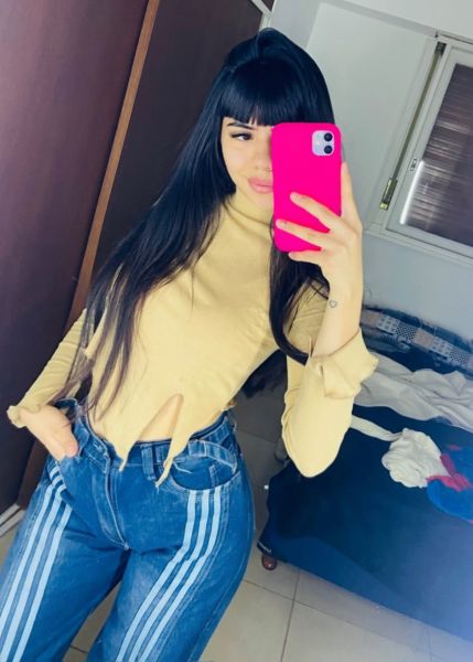 Hola mi amor mi nombre es Nicole Cordobesa nueva en Bs As bienvenido a mi perfil! Te comento que trabajo sola en mi depto con la mejor atención para un momento único juntos soy tal cual me ves alta estilizada súper blanquita y pendeja perversa para vos! Soy muy besucona y me encanta el sexo! Te espero amor 🔥 
