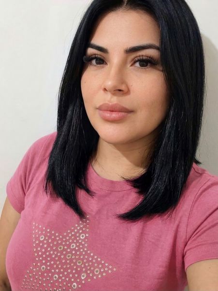 hola amor soy ELIZABETH.....
con ganas de conocerte para un encuentro casual de mucho sexo, mimos y la pose que vos quieras...
soy discreta y tu cómplice para una escapadita... fotitos reales.
conóceme
