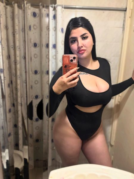 Hola amor, cómo estás ? soy luli. nuevita en el ambiente , Soy una chica amable y simpática. Me gustan los encuentros apasionados y relajados, Me gustan los hombres educados. Te comento sobre mi servicio. Es Onda novios/amantes, Sexo vaginal con protección. Soy independiente, Tengo un departamento para nuestros encuentros.  Mi depto es super discreto con aire acondicionado y todas las comodidades. Espero tu mensajito mi vida