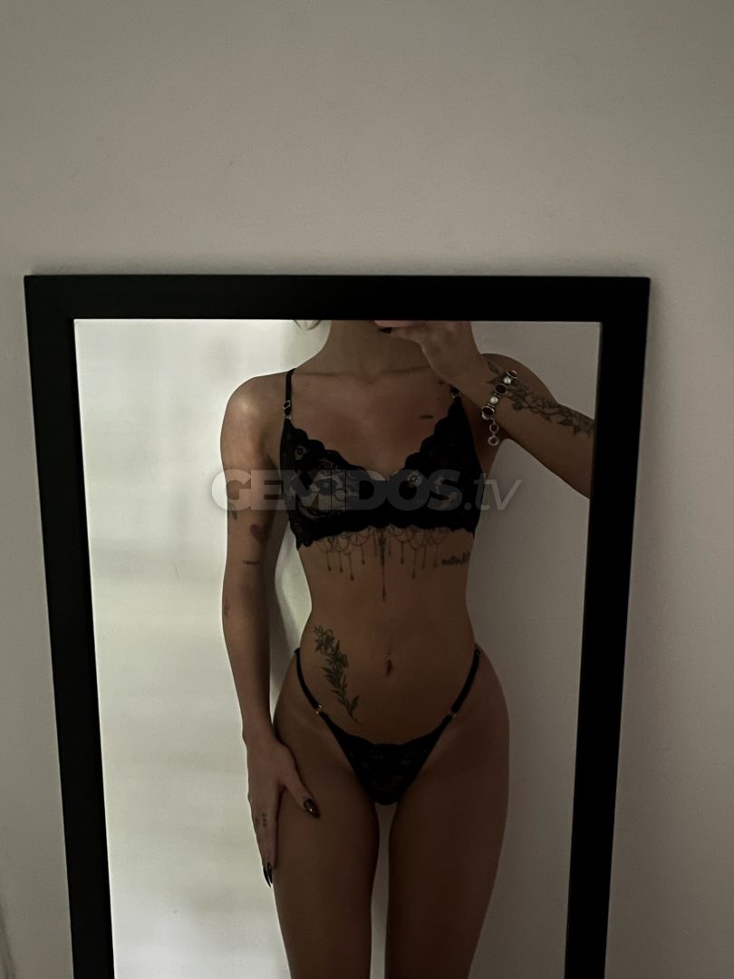 Mia 