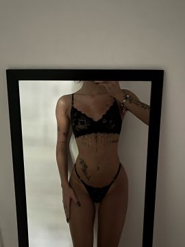 Mia 