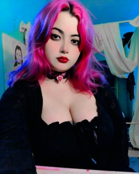 Soy una chica alternativa con la que la podes pasar bien y satisfacer tus deseos :*