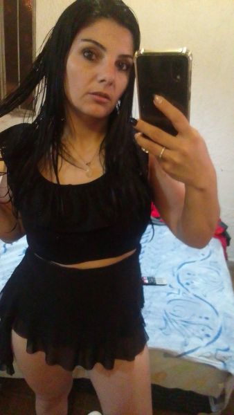 Hola mi amor veni  compartir conmigo tus mejores polvos te chupo todo hasta el final...me encanta todo una conchita divina todo para vos besos caricias mucho amor besos de lengua me encanta chupar los huevo culito todo😘😘😘