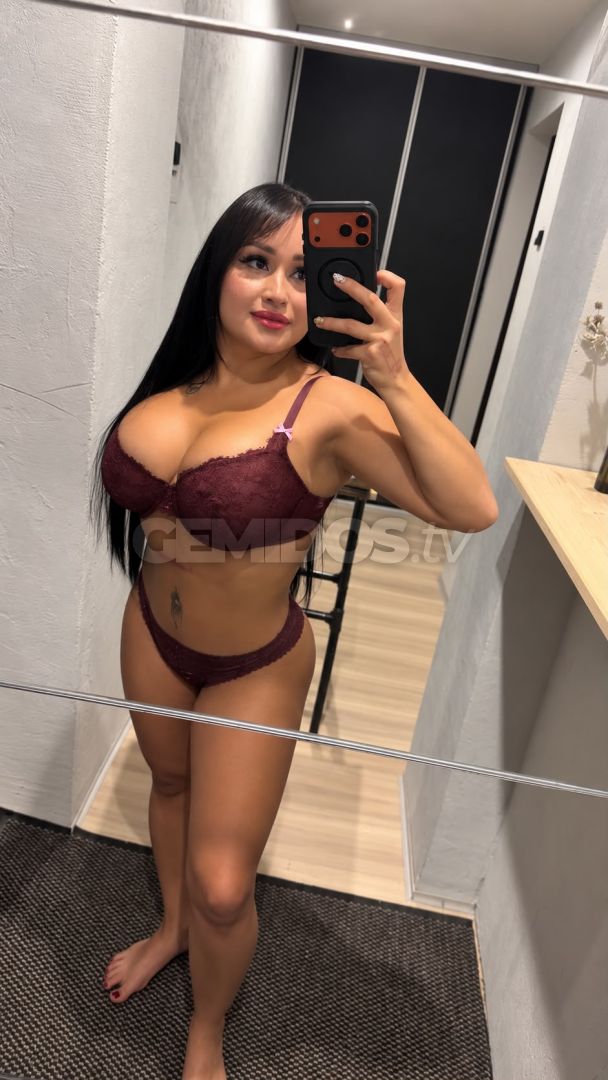Zoe Hot