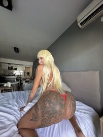Mia