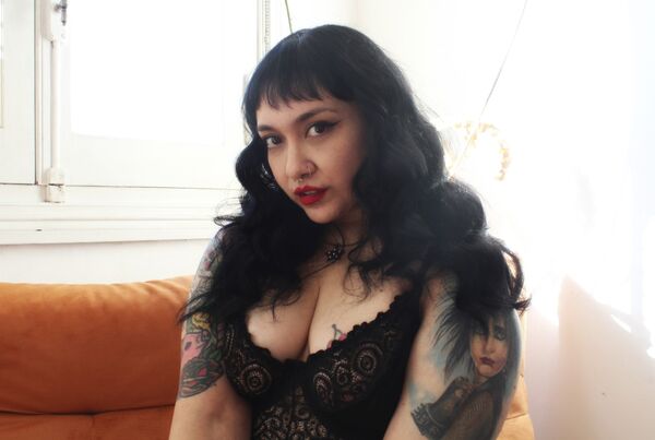 Escorts Nina Strange en Monserrat