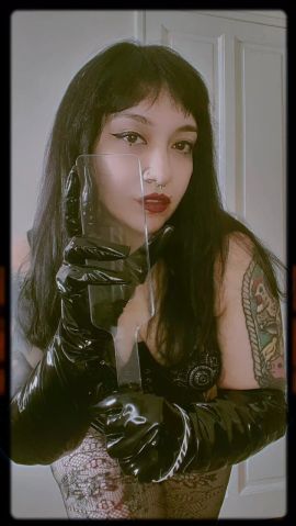 Nina Strange
