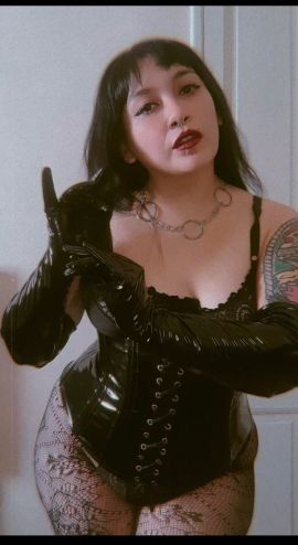Nina Strange
