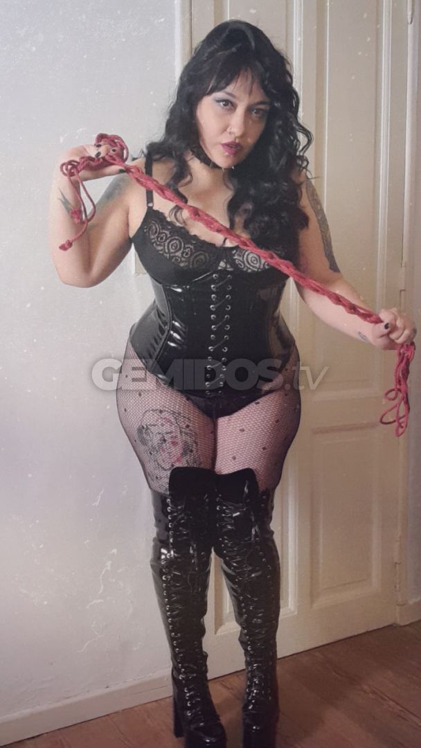 Nina Strange