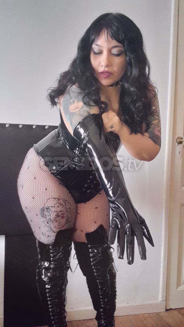 Nina Strange