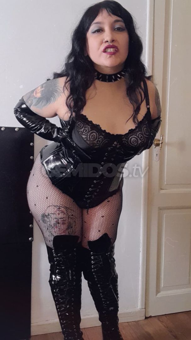 Nina Strange