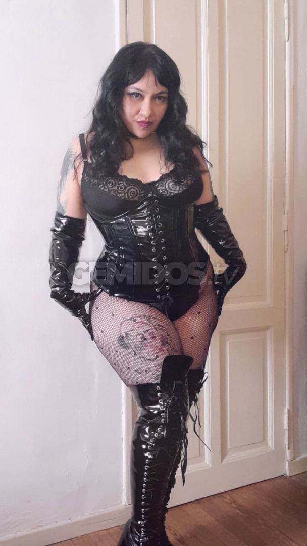 Nina Strange