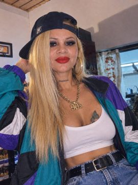 Angela 