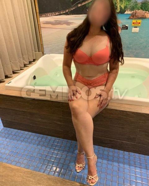 Escorts Natália Lins en Parana