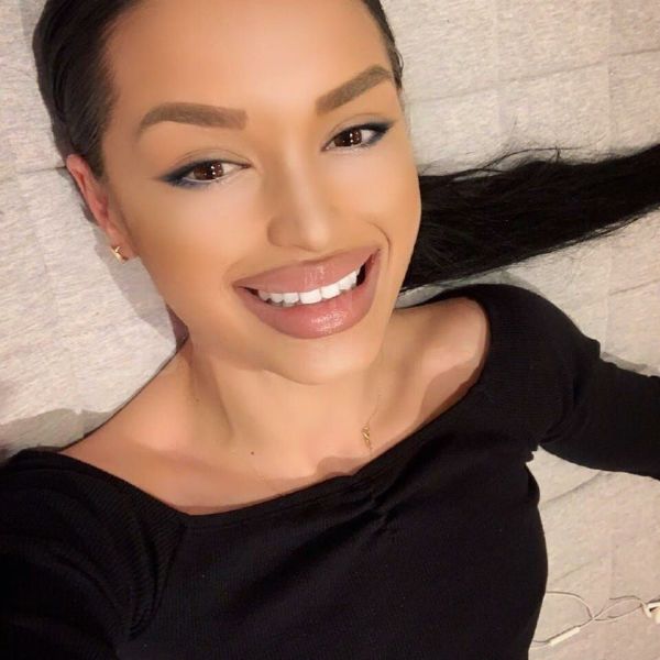 Escorts Loria in London