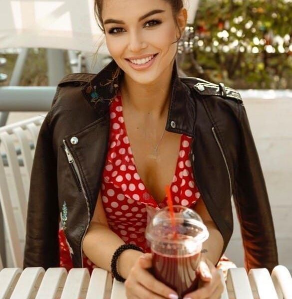 Escort Alisa VIP à Istanbul