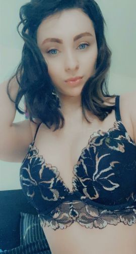 Selena 19 years old