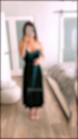 Flashing Asian Anne