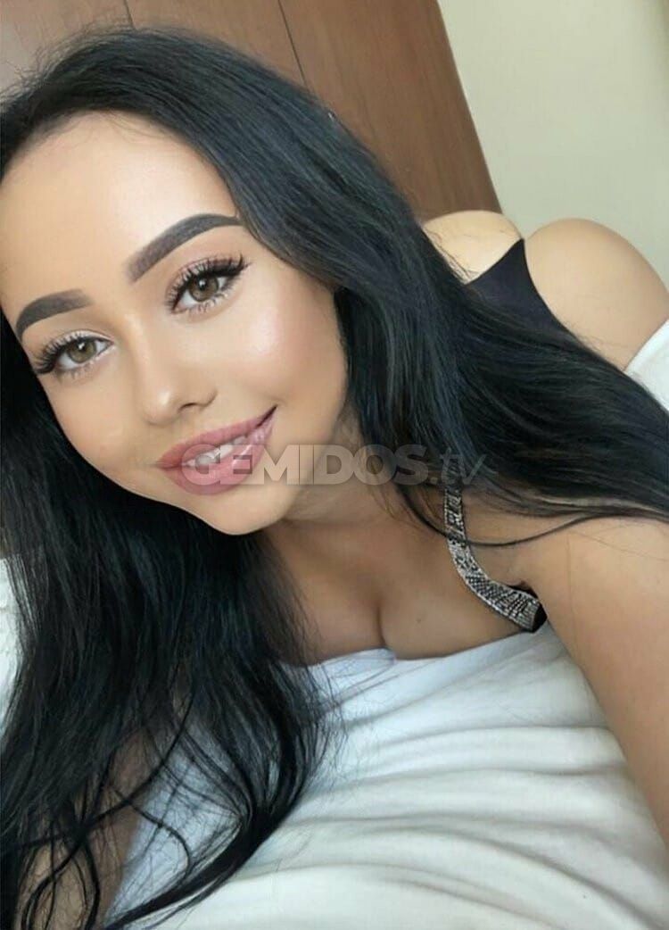 Riana Hot in Panties