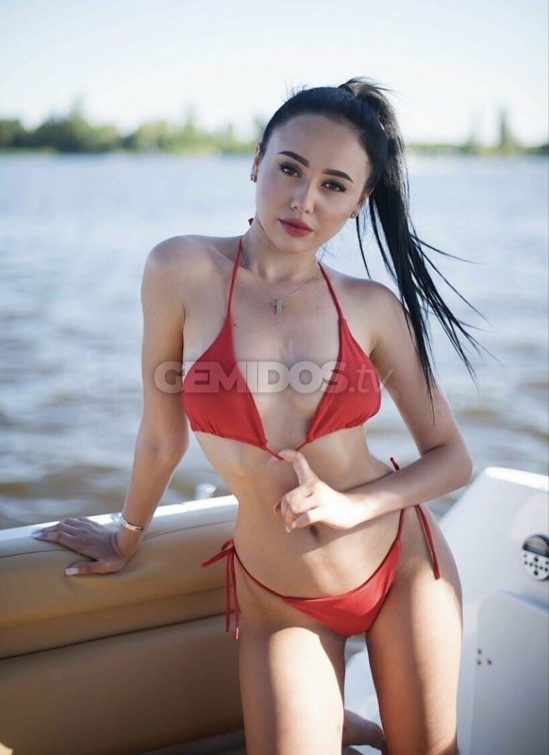Riana Hot in Panties