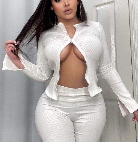 Escorts TRACY in Riyadh
