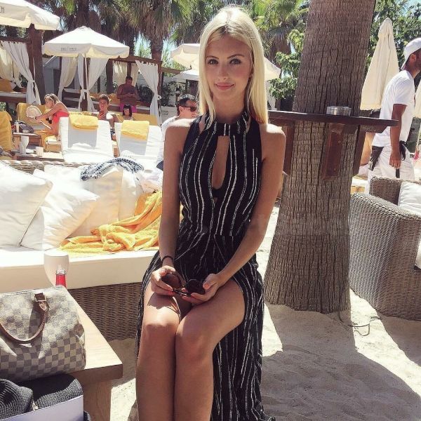 Escorts Larisa em Milano