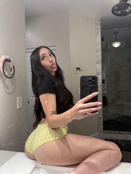 Mia