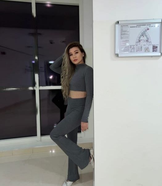 Escorts Yanina en Dubai
