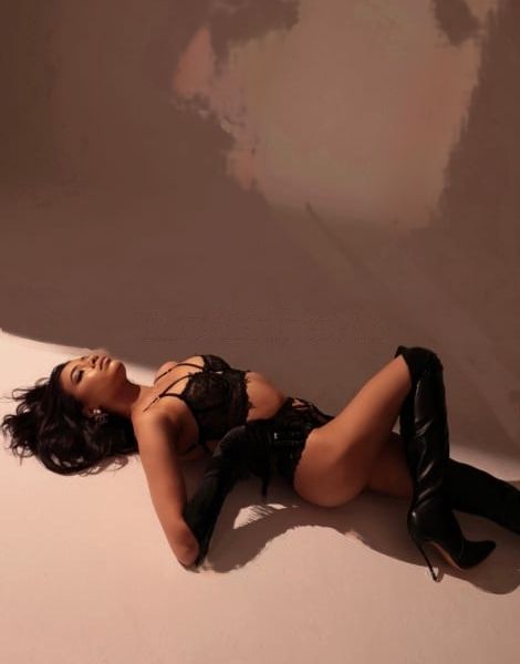 Escort Kelly 	 Dubai