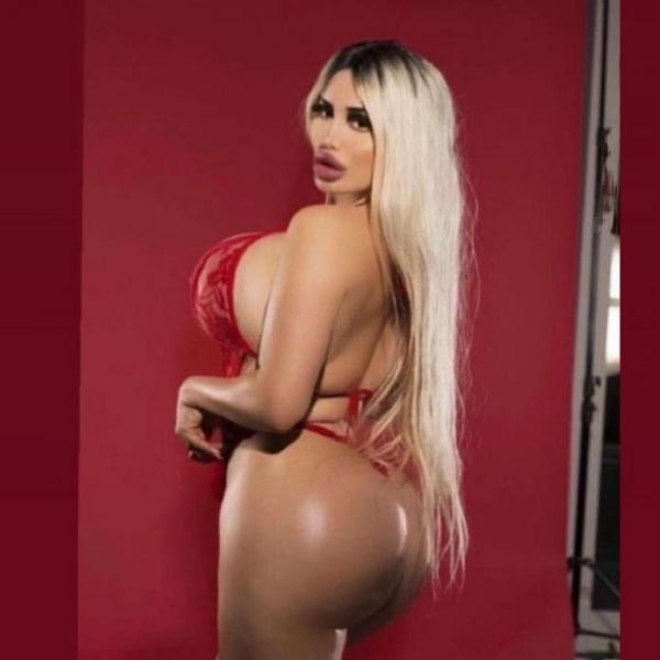 Escorts Salma in Dubai