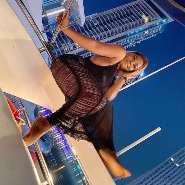 Escort Mia à Dubai