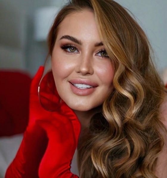 Escort Crystal a Abu Dhabi