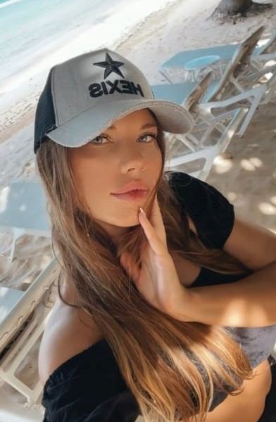 Escorts Nana in Dubai