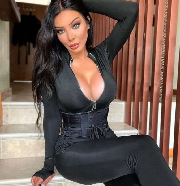 Escorts Vicky Ferrari en Dubai