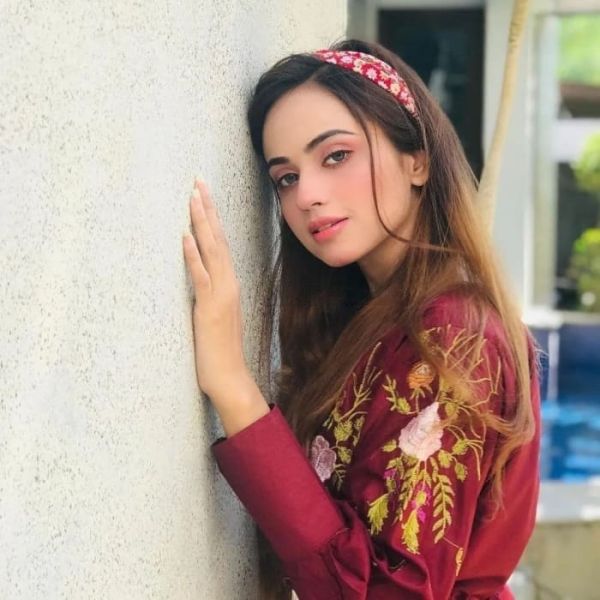 Escort Aiza Khan 	 Dubai