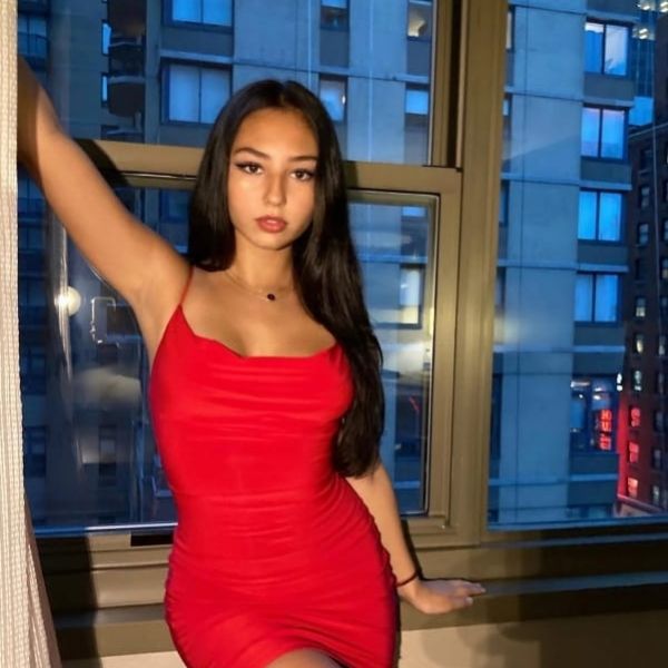 Escorts Lina in Dubai