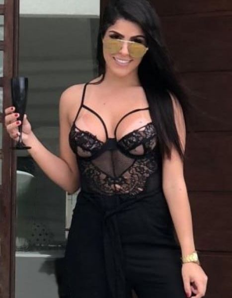 Escorts Lola in Dubai