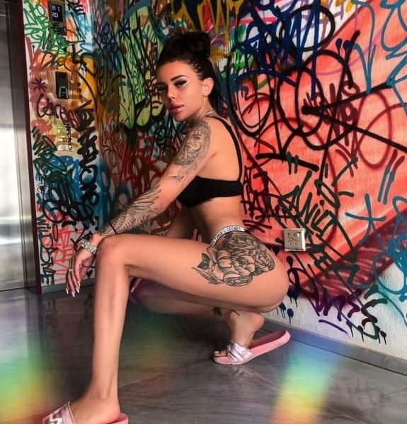 Escorts Kira in Dubai