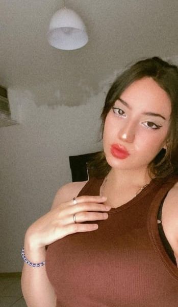 Escort Elaina à Dubai