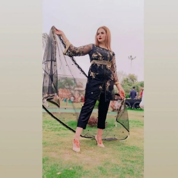 Escorts Mahi Khan in Dubai
